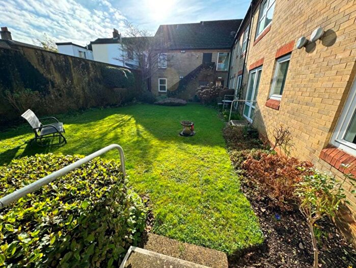 1 Bedroom Flat For Sale In Home Sarum House, Wilton Road, Salisbury, Wiltshire, SP2