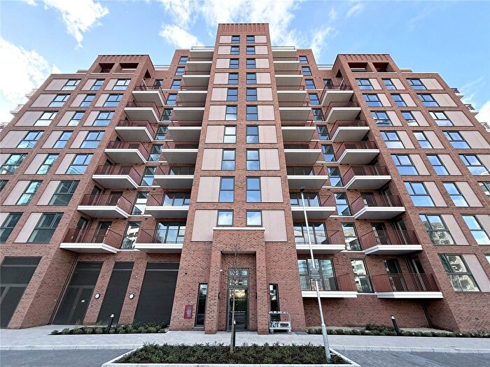 2 Bedroom Flat To Rent In Gilham House Lombard Square, London, SE28