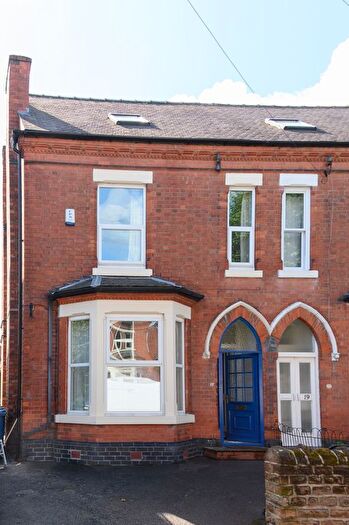 6 Bedroom Semi-Detached House To Rent In Chaworth Road, Nottingham, NG2