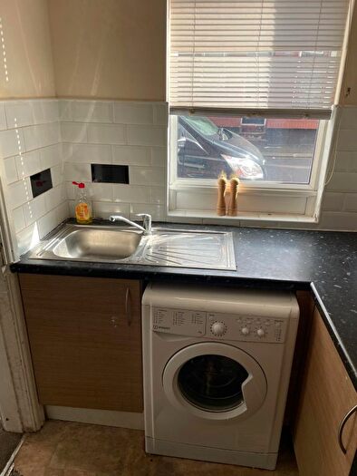 2 Bedroom Terraced House To Rent In Recreation Place, Leeds, LS11