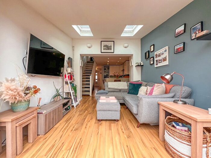 2 Bedroom Terraced House For Sale In Glebelands, West Molesey, KT8