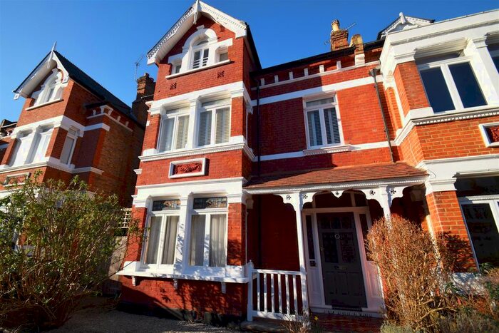 2 Bedroom Flat To Rent In St. Stephens Gardens, Twickenham, TW1