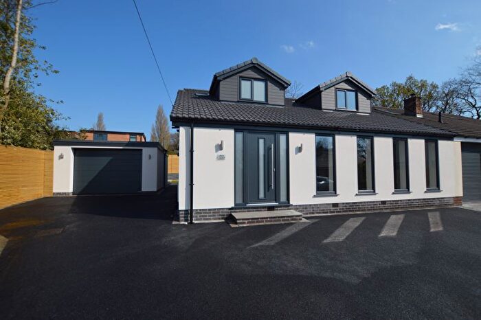 4 Bedroom Semi-Detached House For Sale In Springmount Drive, Parbold, Wigan, WN8