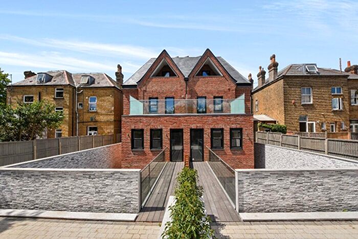 2 Bedroom Duplex To Rent In The Ridgeway, London, EN2