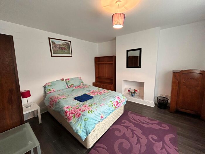4 Bedroom House To Rent In Massey Road, Sale, M33
