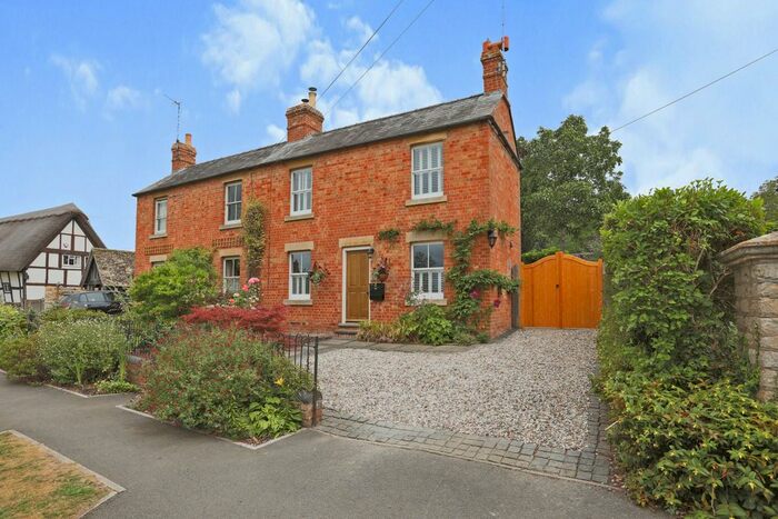 3 Bedroom Semi-Detached House For Sale In Elmley Road, Ashton-Under-Hill, Evesham, WR11