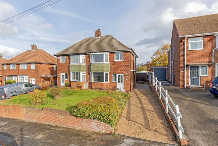 3 Bedroom Semi Detached House For Sale In Lockoford Lane, Tapton, Chesterfield, S41