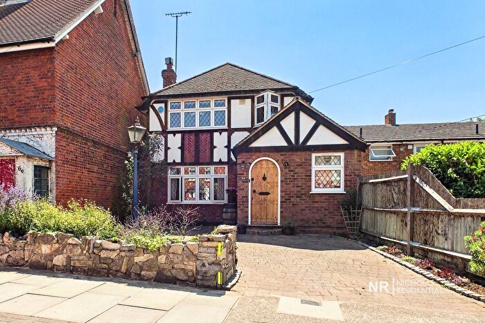 3 Bedroom Detached House For Sale In Elm Road, Chessington, Surrey., KT9