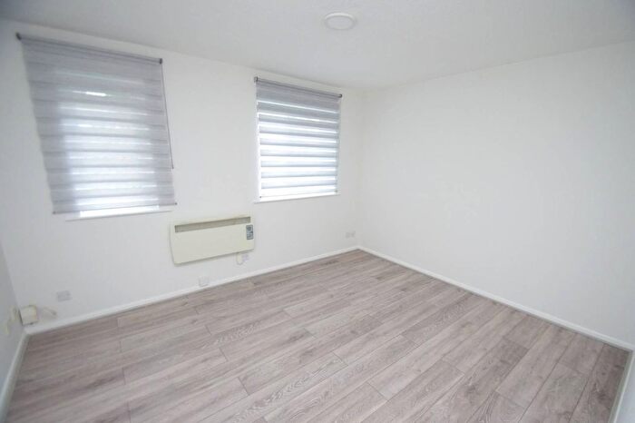 1 Bedroom Flat To Rent In Balmoral Road, Watford, WD24