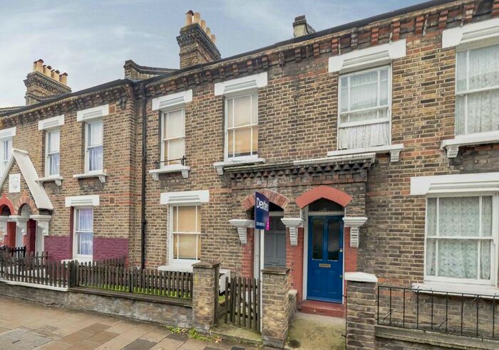 2 Bedroom Property To Rent In Kilburn Lane, London, W10