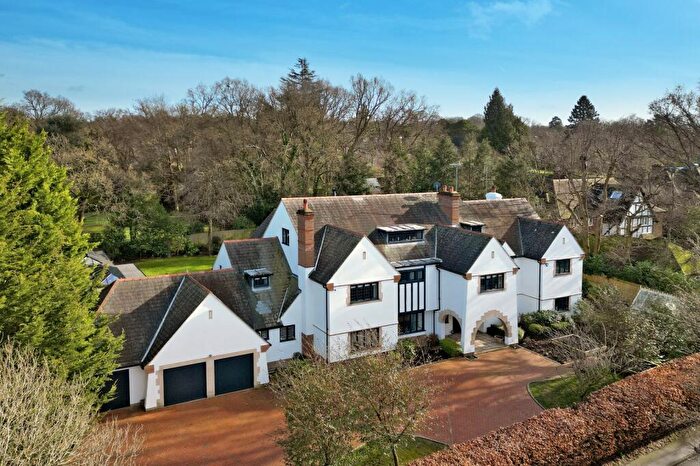 6 Bedroom Detached House For Sale In Westfield Road, Beaconsfield, HP9