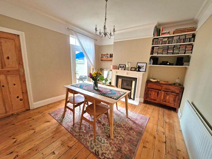 3 Bedroom Terraced House For Sale In Towcester Road, Far Cotton, Northampton, NN4