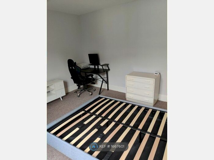 1 Bedroom Flat To Rent In High Street, Rochester, ME1