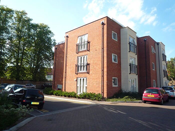 2 Bedroom Flat To Rent In Bronte Close, Slough, SL1
