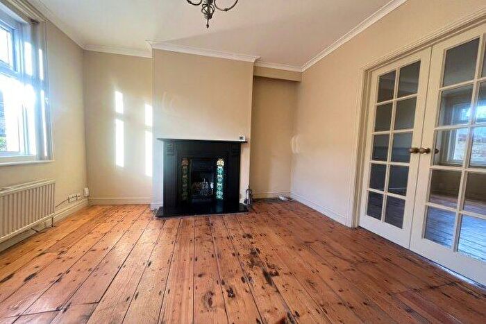 3 Bedroom Property To Rent In Swindon Road, Swindon, SN4