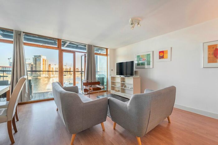 2 Bedroom Flat To Rent In Western Beach Apartments, Hanover Avenue, E16