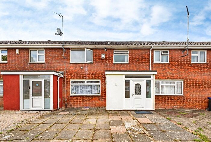 3 Bedroom Terraced House For Sale In Honister Green, Northampton, NN3