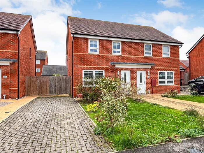 3 Bedroom Semi Detached House For Sale In Hoyal Road, Hamworthy, BH15