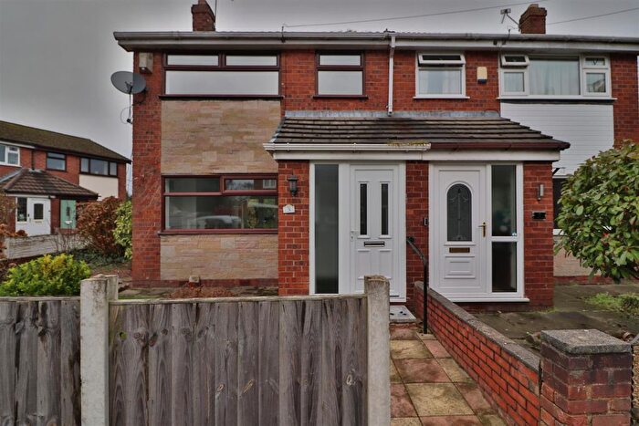 3 Bedroom Semi-Detached House To Rent In Fieldview Drive, Warrington, WA2