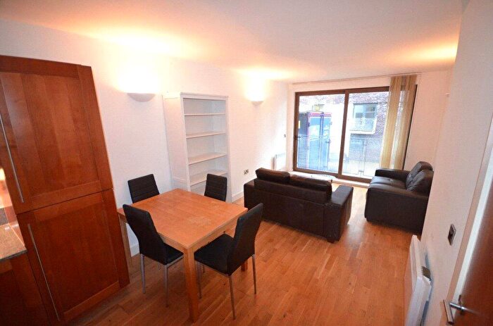 1 Bedroom Apartment To Rent In Advent, Isaac Way, Manchester City Centre, M4