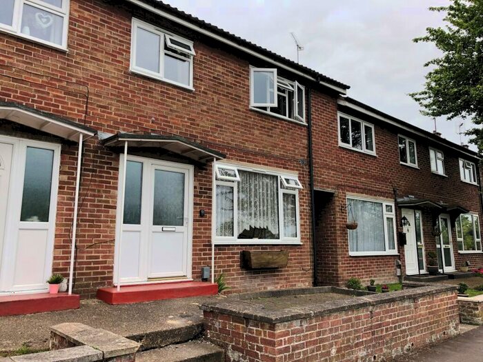 3 Bedroom Terraced House To Rent In Thornview Road, Houghton Regis, Dunstable, LU5