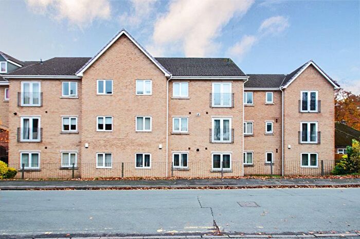 2 Bedroom Flat To Rent In Eskrett Street, Hednesford, Cannock, WS12