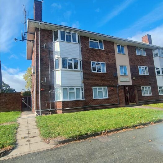 3 Bedroom Flat To Rent In Hilton Road, Lanesfield, Wolverhampton, WV4