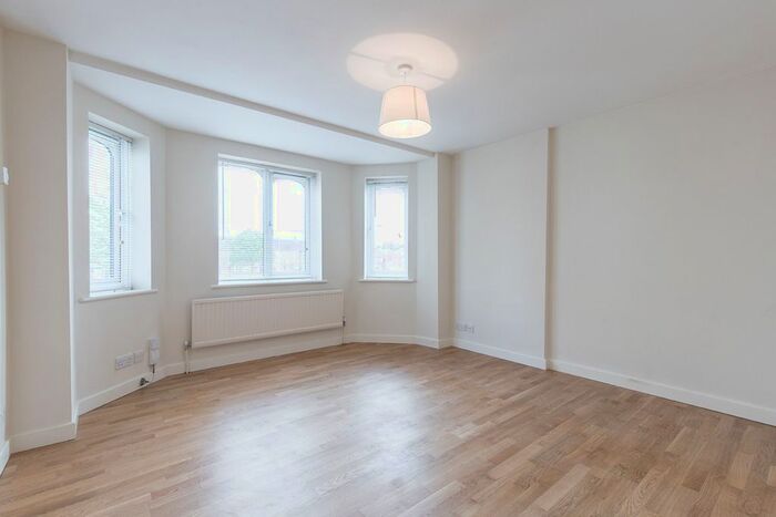 1 Bedroom Flat To Rent In Carterhatch Lane, Enfield, EN1