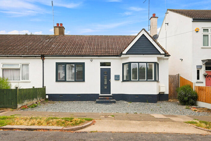 3 Bedroom Semi-Detached Bungalow For Sale In Fairmead Avenue, Westcliff-on-sea, SS0