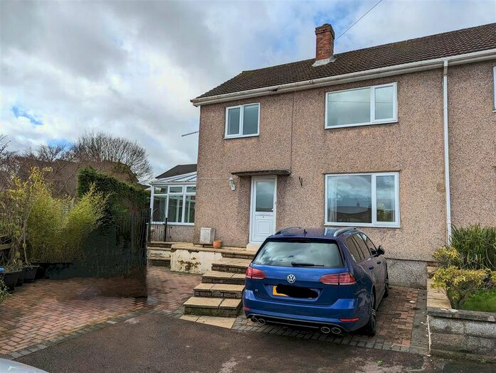 3 Bedroom Semi-Detached House To Rent In Ruffetts Close, Chepstow, NP16