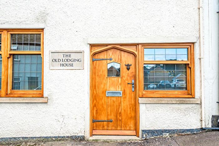 5 Bedroom Character Property For Sale In Long Street, Dursley, GL11