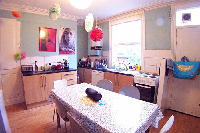 1 Bedroom Terraced House To Rent In Ashville Terrace, Hyde Park, Leeds, LS6