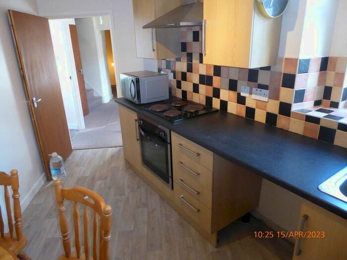 2 Bedroom Flat To Rent In Mansel Street, Carmarthen, SA31