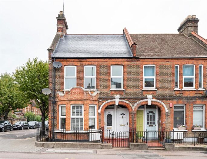 2 Bedroom Apartment For Sale In Forest Road, Walthamstow, E17