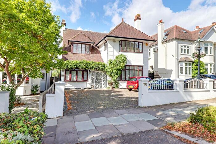 4 Bedroom Detached House For Sale In Chalkwell Avenue, Westcliff-On-Sea, SS0
