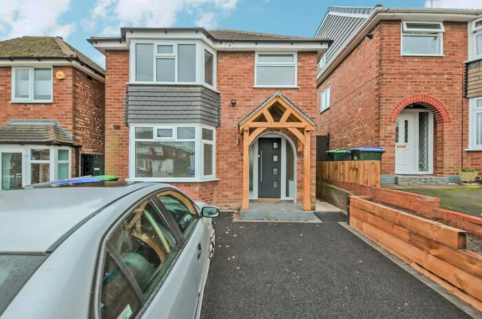 3 Bedroom Detached House To Rent In Langford Avenue, Birmingham, B43