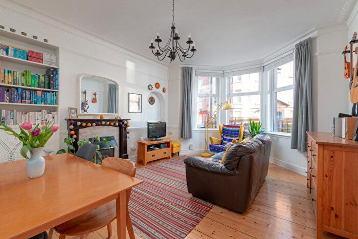 2 Bedroom Flat For Sale In / Piershill Terrace, Edinburgh, EH8