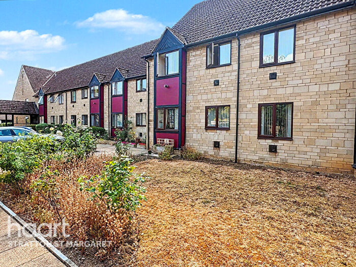 2 Bedroom Apartment For Sale In Church Street, Swindon, SN3