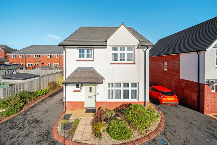 4 Bedroom Detached House For Sale In Kestrel Way, Dawlish, EX7