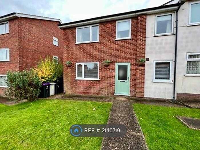 2 Bedroom Flat To Rent In Newbridge Hill, Louth, LN11