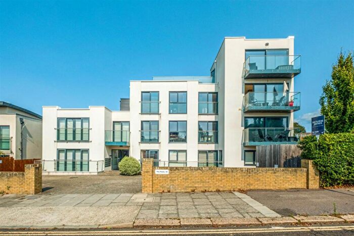 2 Bedroom Apartment For Sale In The Upper Drive, Hove, BN3