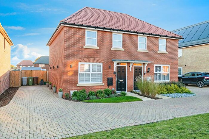 3 Bedroom Semi-Detached House For Sale In Chestnut Drive, Horsford, Norwich, NR10