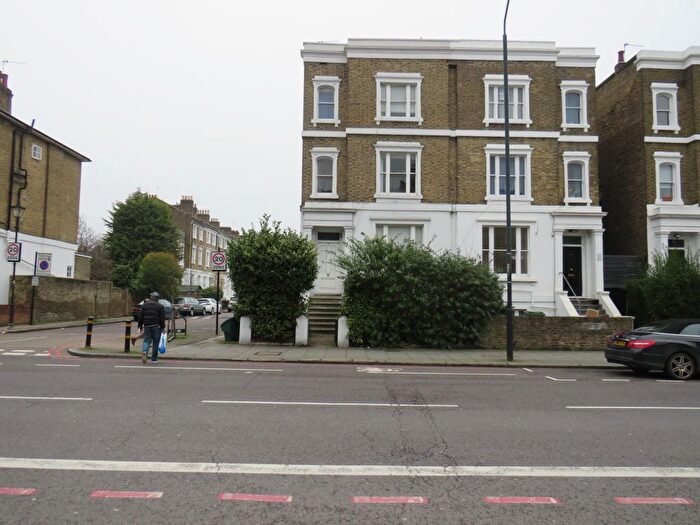 2 Bedroom Flat To Rent In Stockwell Road, Stockwell, SW9