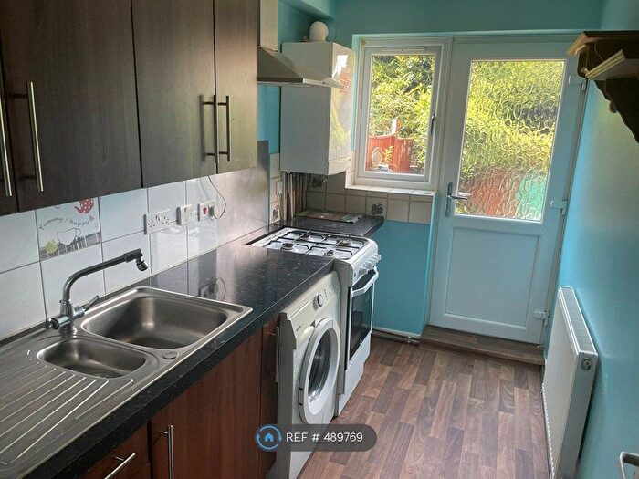 1 Bedroom Maisonette To Rent In Telford Drive, Slough, SL1