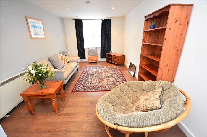 2 Bedroom Flat To Rent In George Street, City Center, Aberdeen, AB25