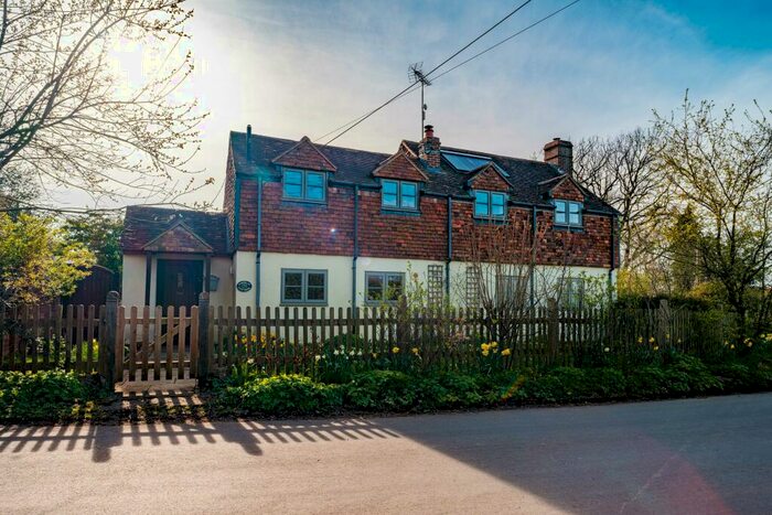 4 Bedroom Detached House For Sale In Windmill Hill, Maidstone, Kent, ME17
