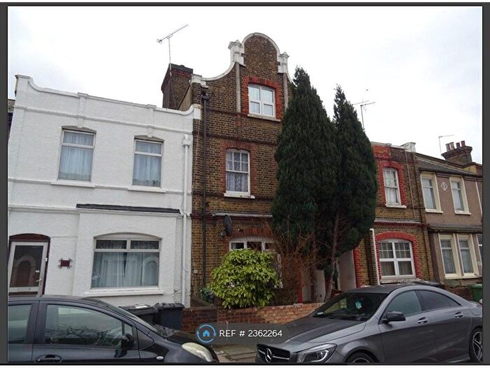 1 Bedroom Flat To Rent In Trundleys Road, London, SE8