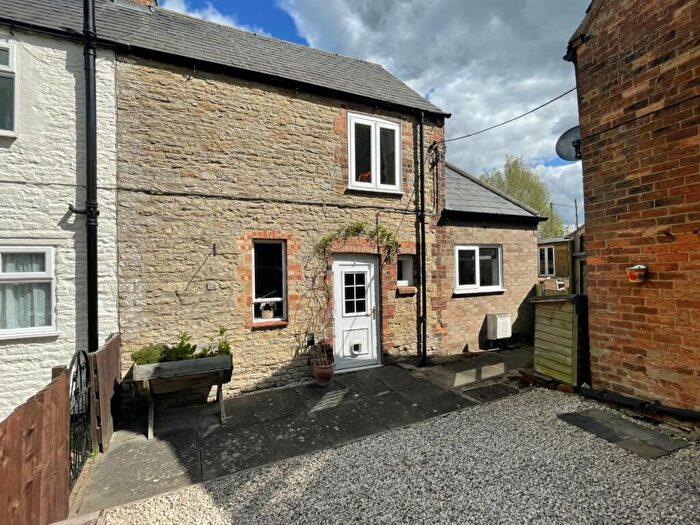 2 Bedroom Semi Detached House For Sale In Mallows Yard, Bozeat, NN29