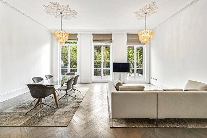 2 Bedroom Apartment To Rent In Redcliffe Square, London, SW10