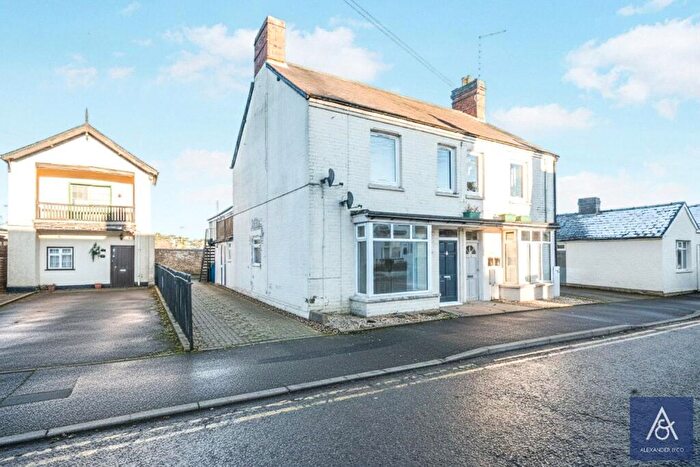 1 Bedroom Apartment For Sale In Halse Road, Brackley, Northamptonshire, NN13